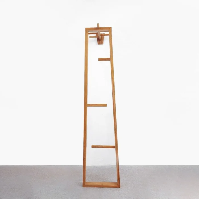 Aiyla Leaning Towel Rack