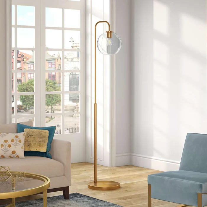 Hudson & Canal – Harrison Arc Floor Lamp with Glass Shade in Brass/Clear – FL0294