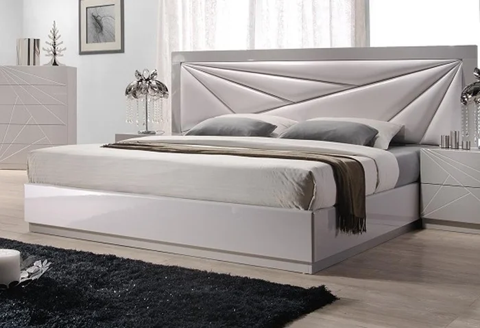 J&M Furniture – Florence King Size Bed – 17852-K