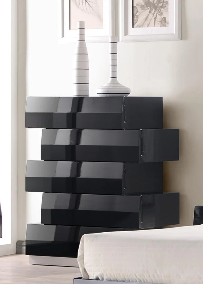 J&M Furniture – Milan Chest in Black – 176871-C