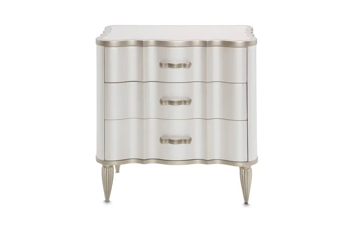 London Place – Nightstand – Creamy Pearl