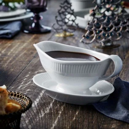 Plisse Sauceboat & Underplate by Pillivuyt