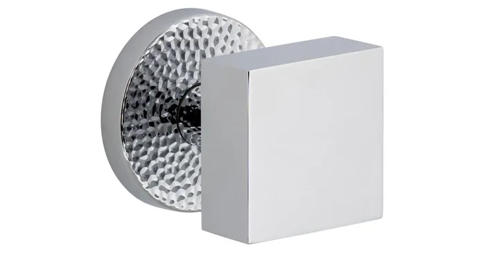 Viaggio Circolo Hammered Solid Brass Privacy Door Knob Set with Quadrato Brass Knob and Hammered Rosette – 2-3/4″ Backset