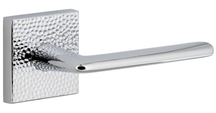 Viaggio Quadrato Hammered Right Handed Solid Brass Privacy Door Lever Set with Brezza Lever and Quadrato Hammered Backplate – 2-3/4″ Backset