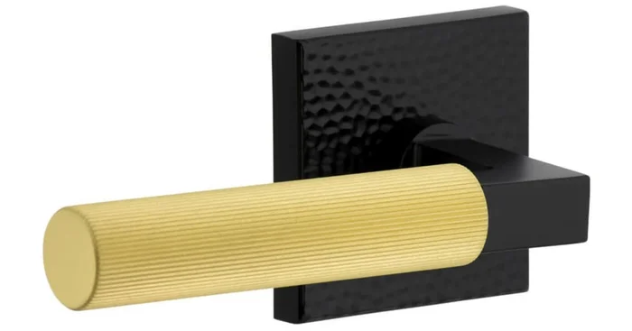 Viaggio Split Finish Left Handed Solid Brass Privacy Door Lever Set with Contempo Fluted Lever and Quadrato Hammered Rose – 2-3/4″ Backset