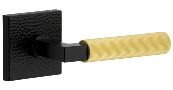 Viaggio Split Finish Right Handed Solid Brass Privacy Door Lever Set with Contempo Fluted Lever and Quadrato Hammered Rose – 2-3/8″ Backset