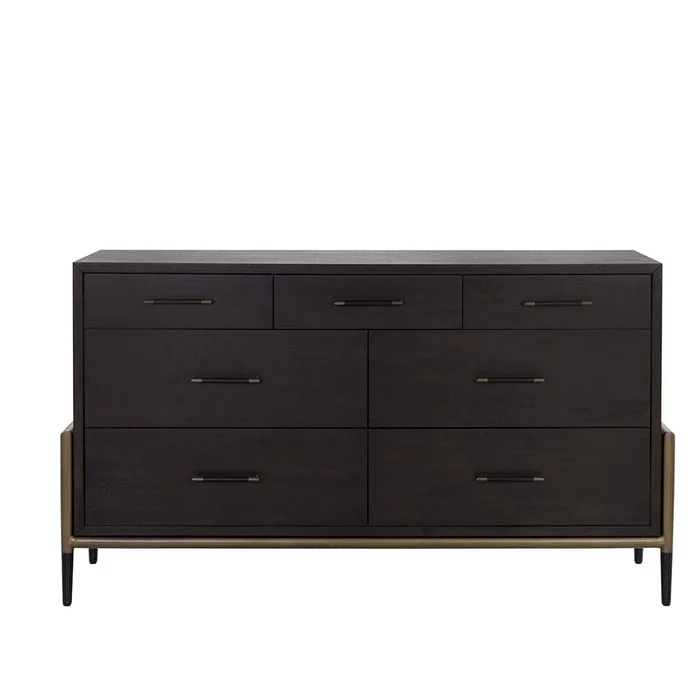 Weldrick Dresser